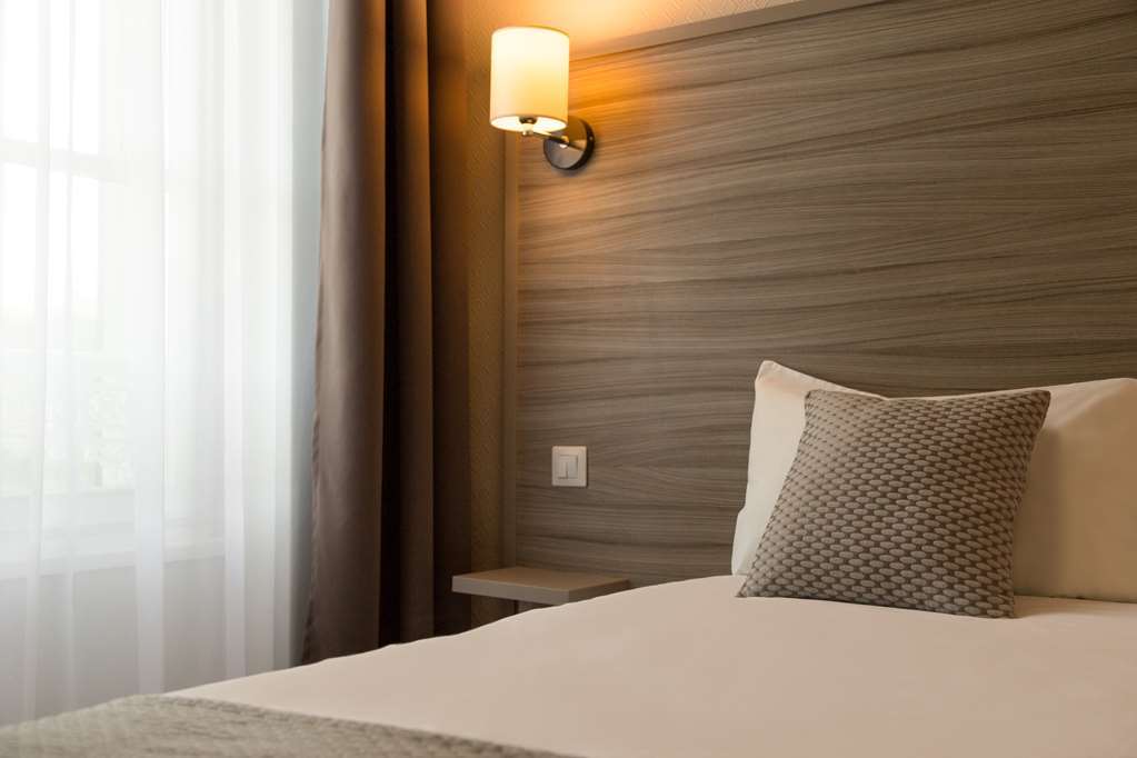Hotel Henri IV Coutras Phòng bức ảnh