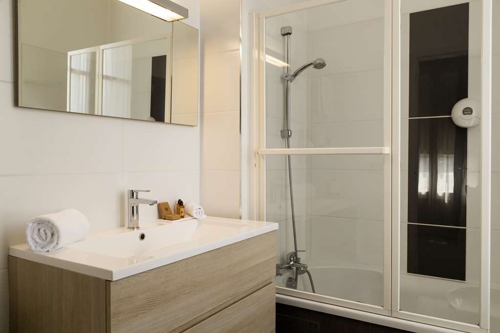 Hotel Henri IV Coutras Phòng bức ảnh