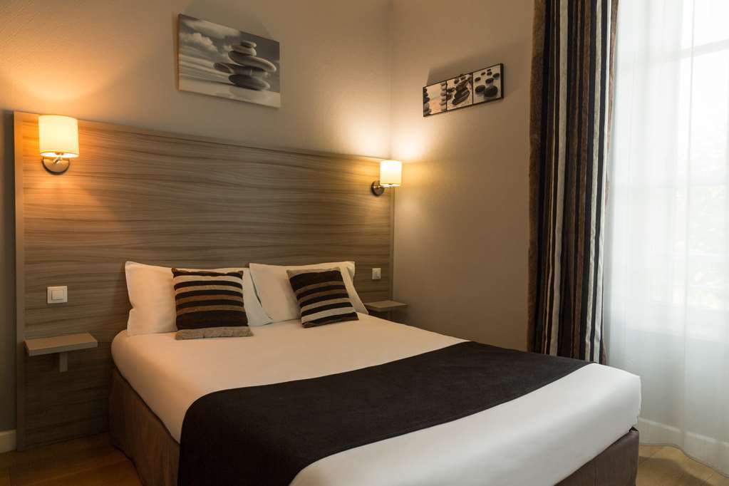 Hotel Henri IV Coutras Phòng bức ảnh